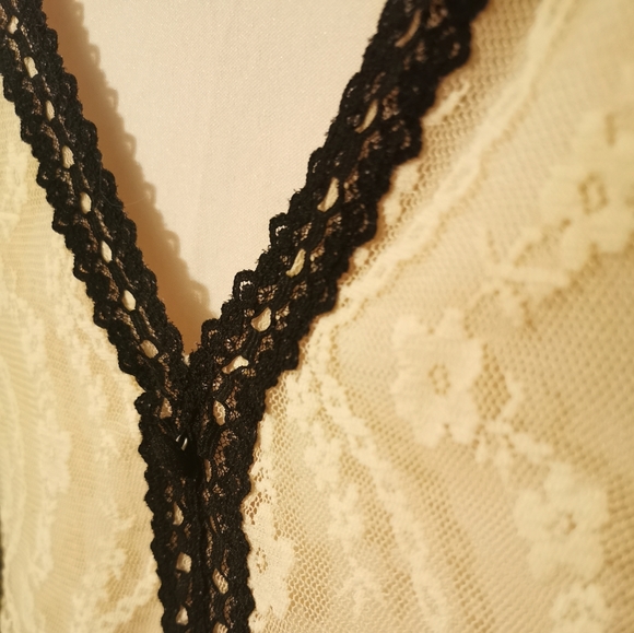 LAURA Flowers Lace Black & creamWhite tank top XL - Picture 4 of 10